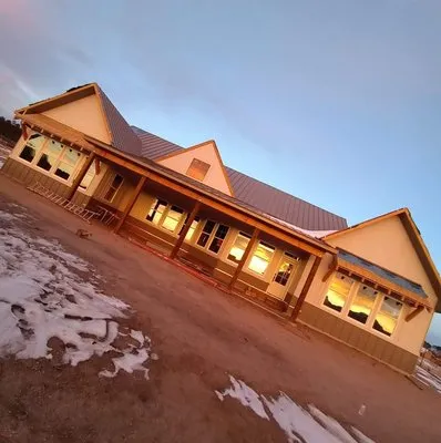 Gael Roofing and Gutters Logo