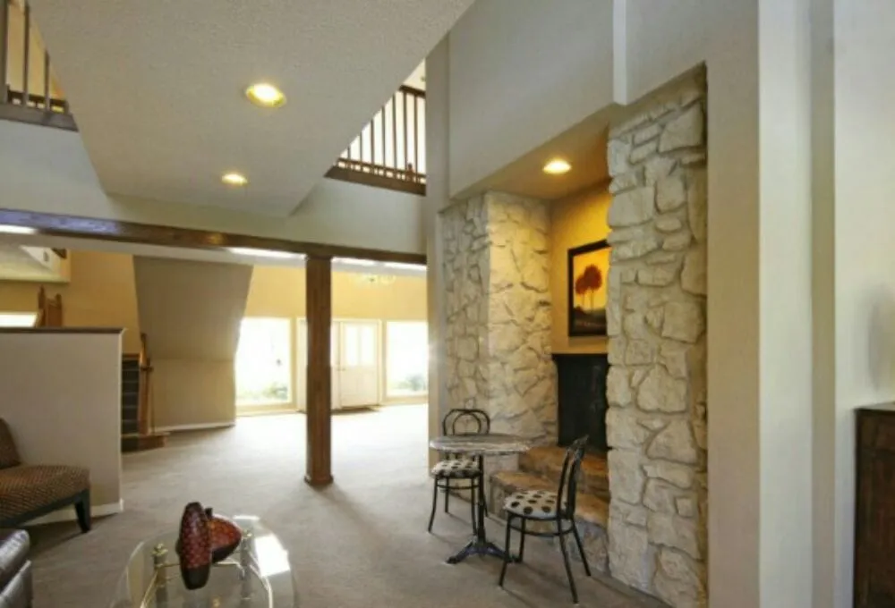 Slide of Gambino 440 Builders