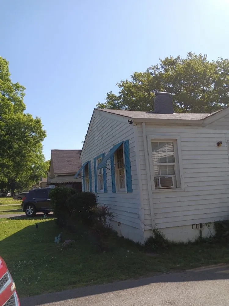 Slide of Garcia Roofing