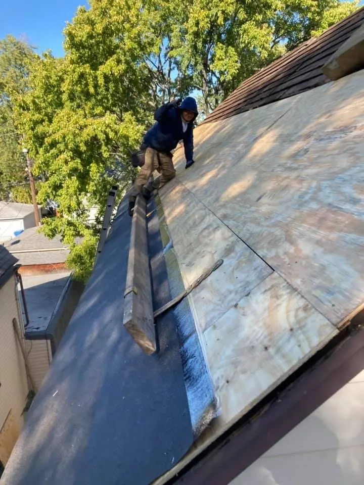 Slide of Garcia roofing