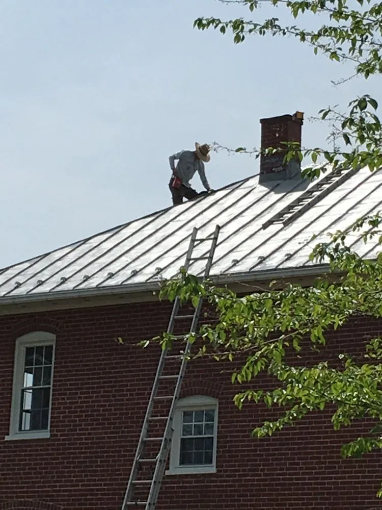 Slide of Gardyloo Roofing & GC