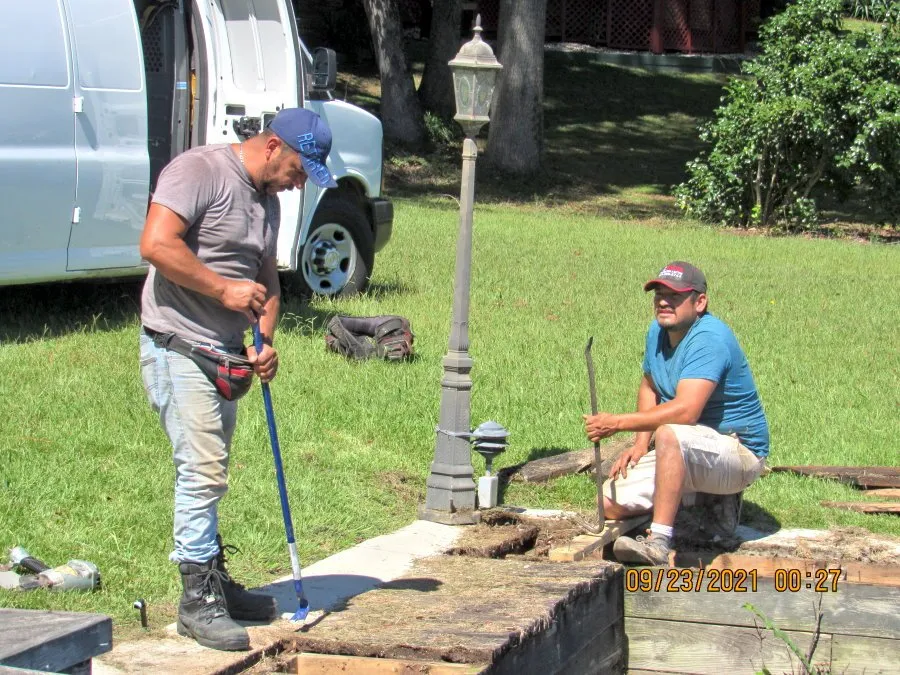 Slide of Garier Construction and Gutters