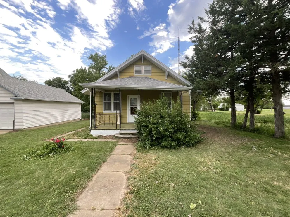 Slide of G&B Roofing