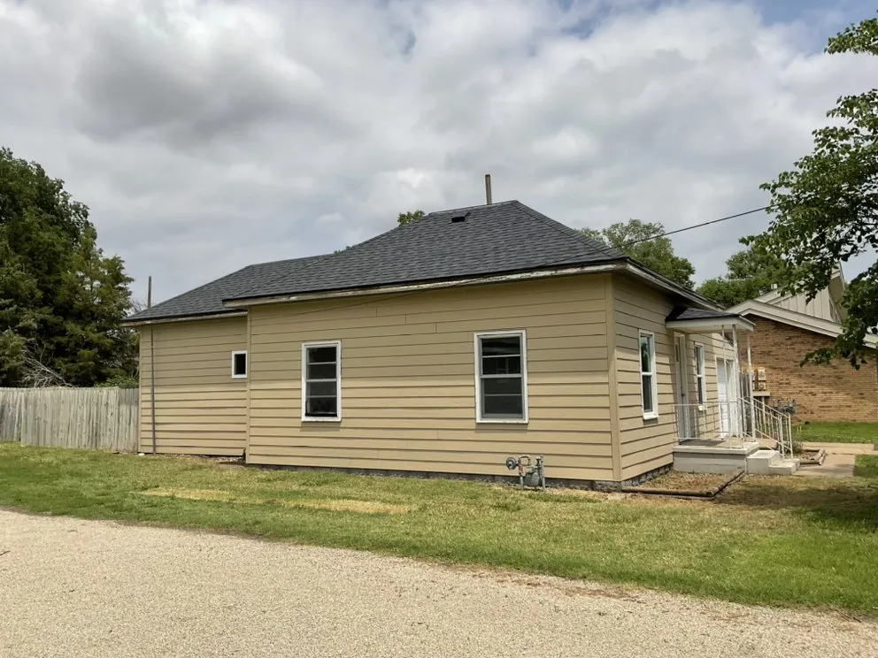 Slide of G&B Roofing