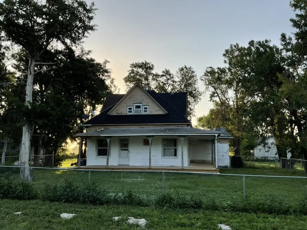 Slide of G&B Roofing