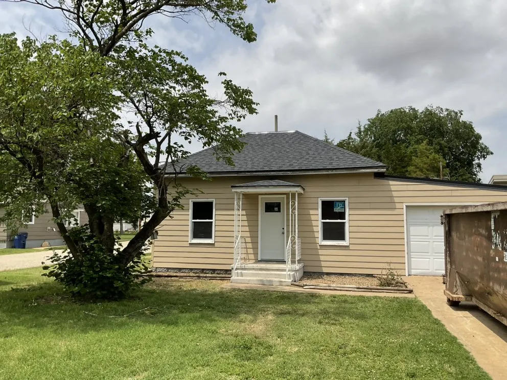 Slide of G&B Roofing