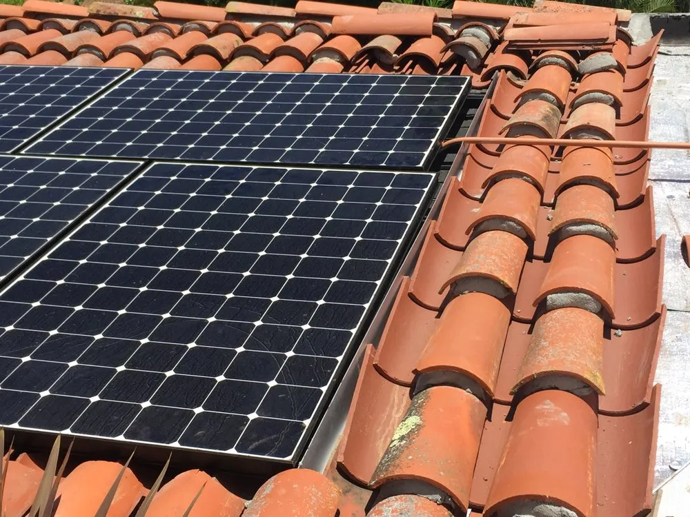 Slide of GCi Roofing