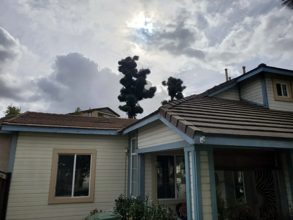 Slide of GCi Roofing