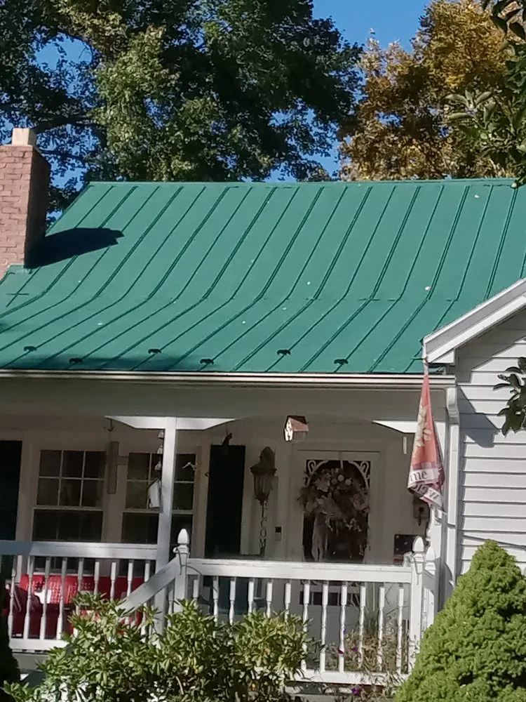 Slide of G&D Roofing and Construction