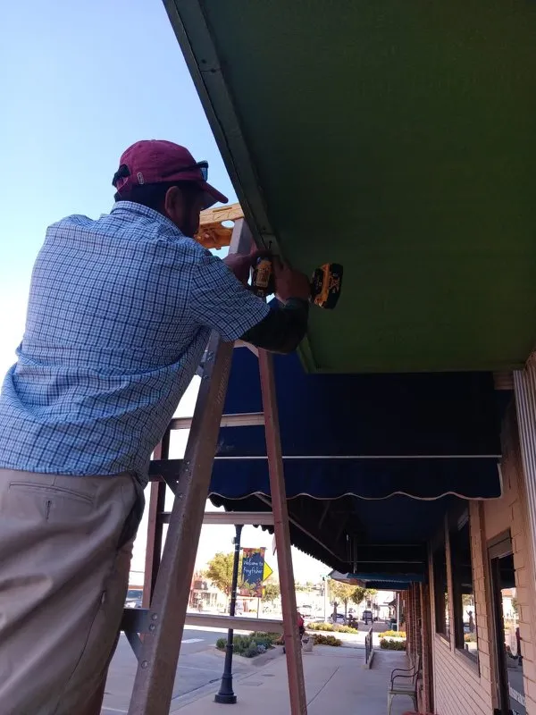 Slide of G&E Elite Exteriors