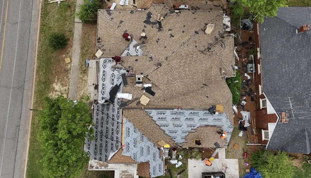 Slide of G&E Elite Exteriors