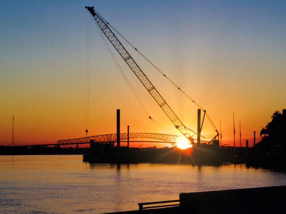 Slide of GEC Trucking & Construction