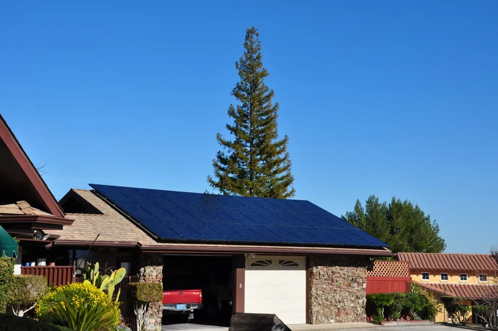 Slide of Gen819 Roofing & Solar