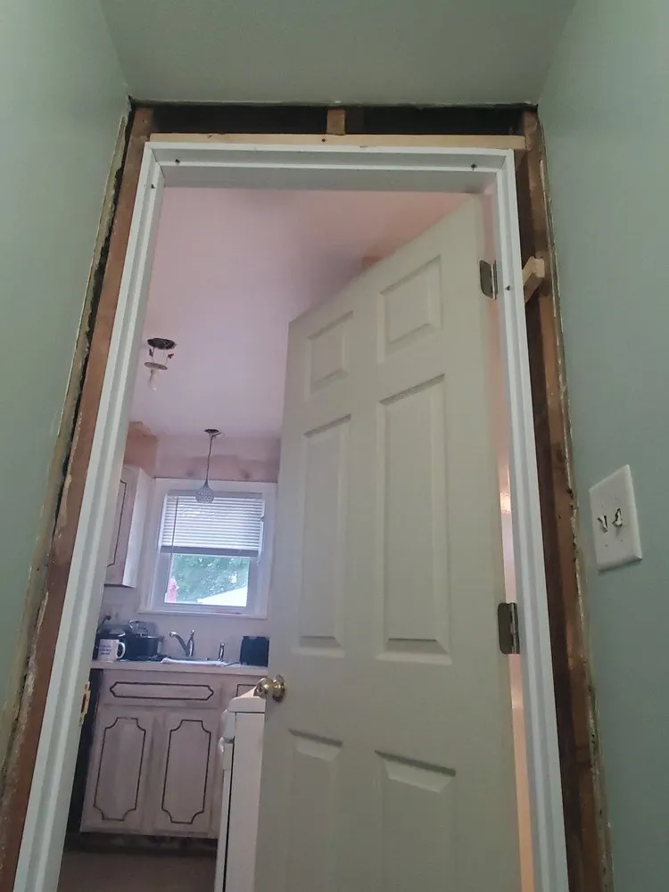 Slide of Geneo's Roofing & Construction