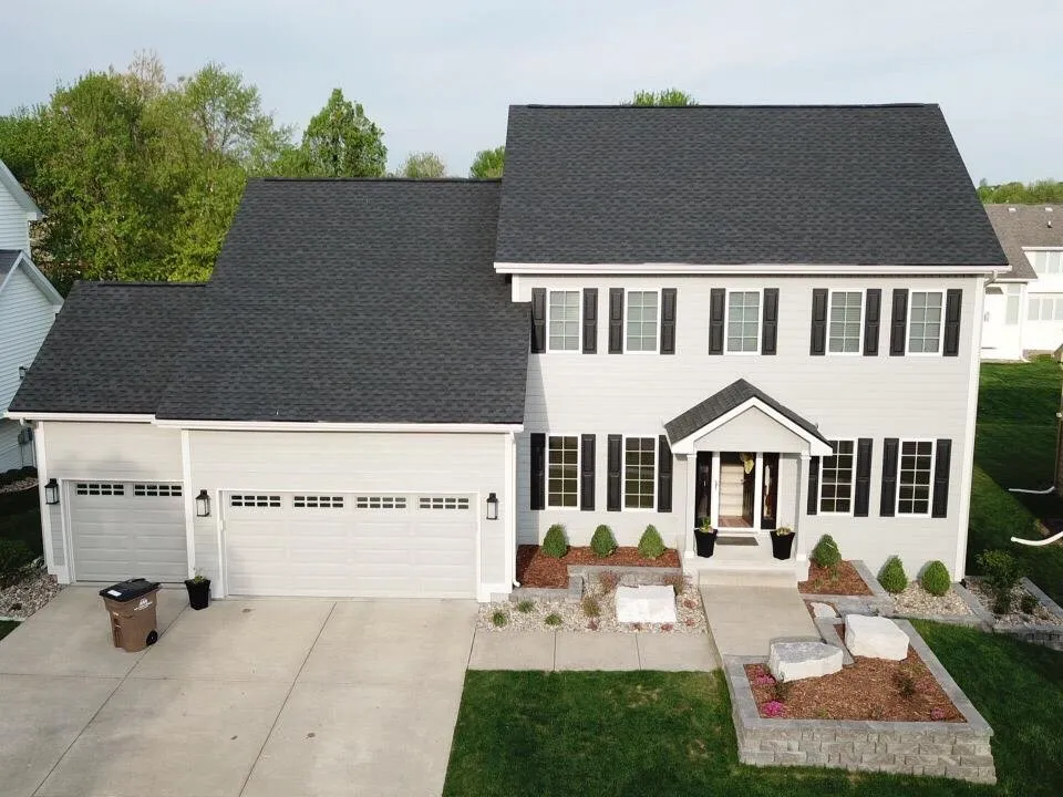 Top-rated residential roofing service in Cumming, IA - Genesis Roofing