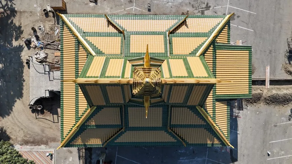 Slide of Gentle Giant Roofing