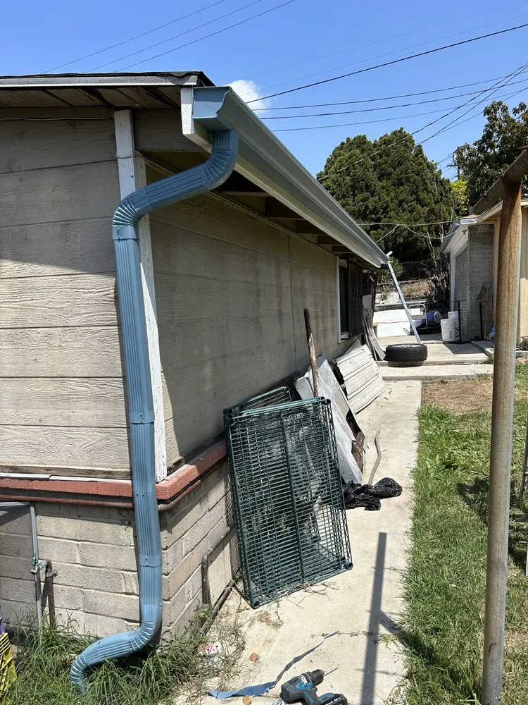 Slide of Geo' Metal  And Gutters