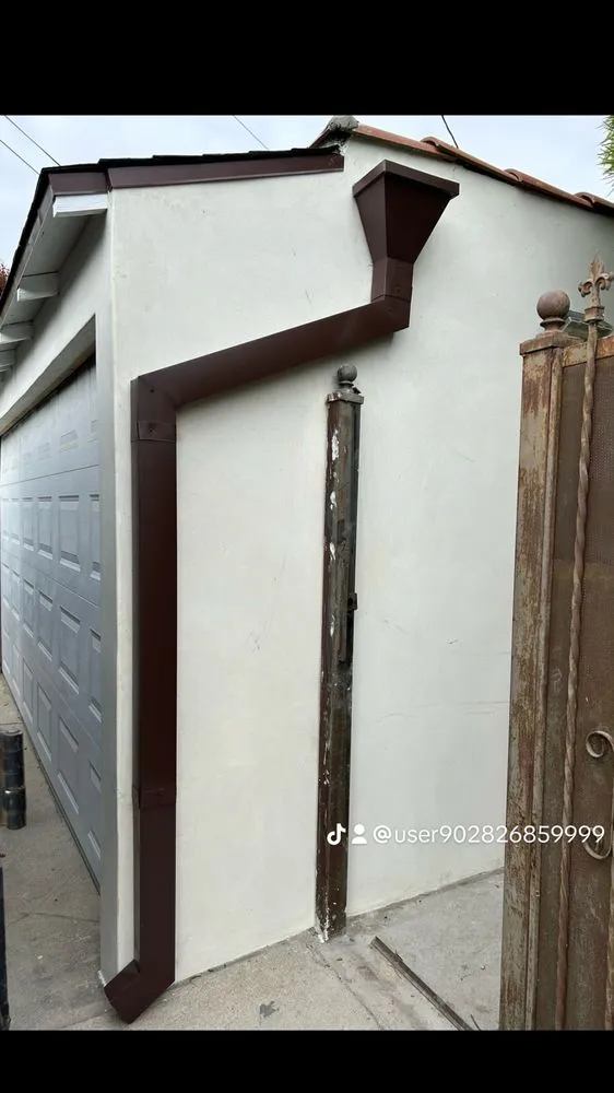 Slide of Geo' Metal  And Gutters