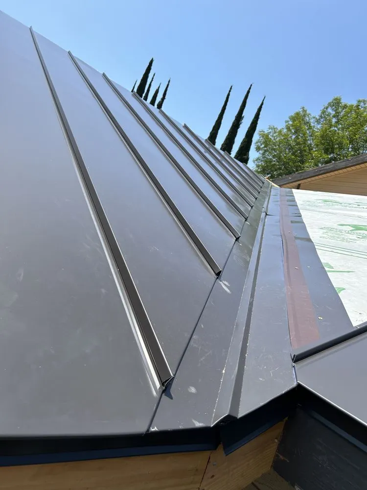 Slide of Geo' Metal  And Gutters