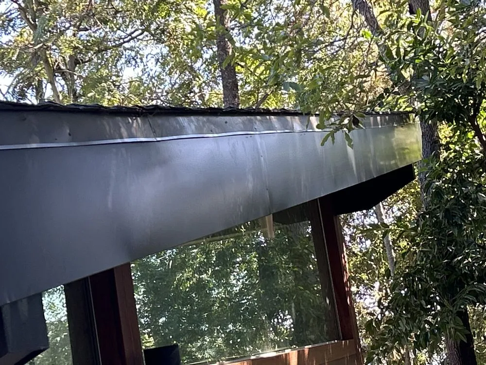 Slide of Geo' Metal  And Gutters