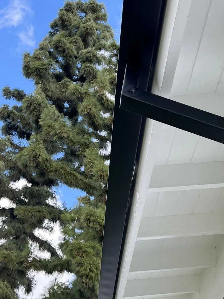 Slide of Geo' Metal  And Gutters