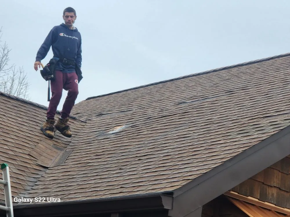 Emergency residential roofing service for fast service across Holladay, TN - George's Roofing