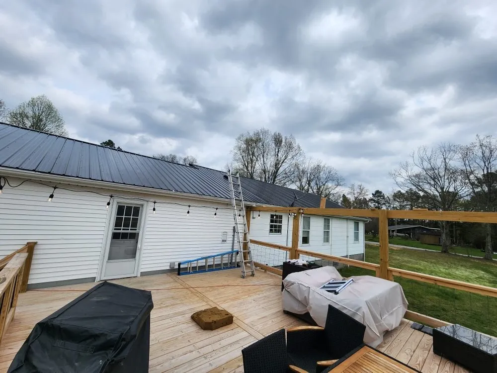 Top-rated residential roofing service experts serving Holladay, TN - George's Roofing