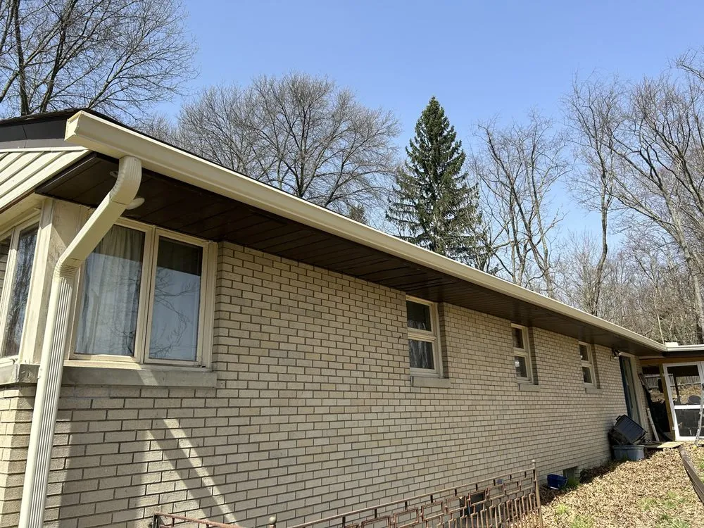 Local shingle roofing service for fast service in Belle Vernon, PA by Geser