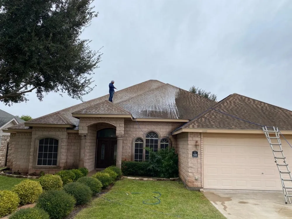 Slide of Get it Clean House Wash