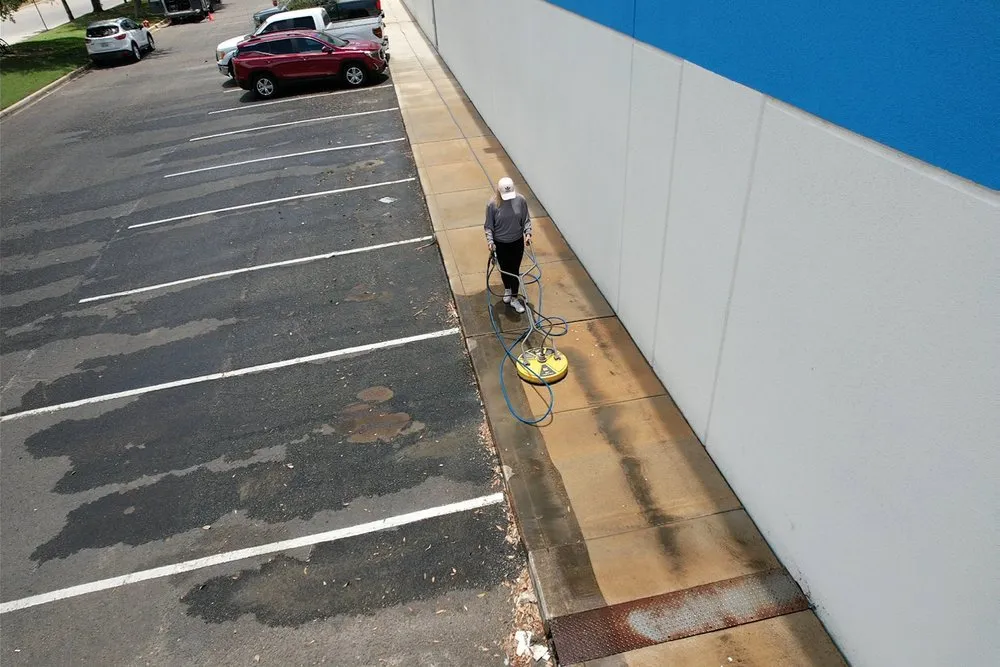 Slide of Get it Clean House Wash