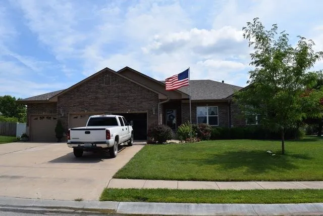 Expert roof installation in Lee's Summit, MO by G&G Restoration