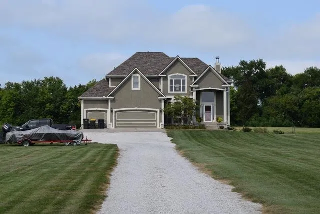 Emergency shingle roofing service in Lee's Summit, MO - G&G Restoration