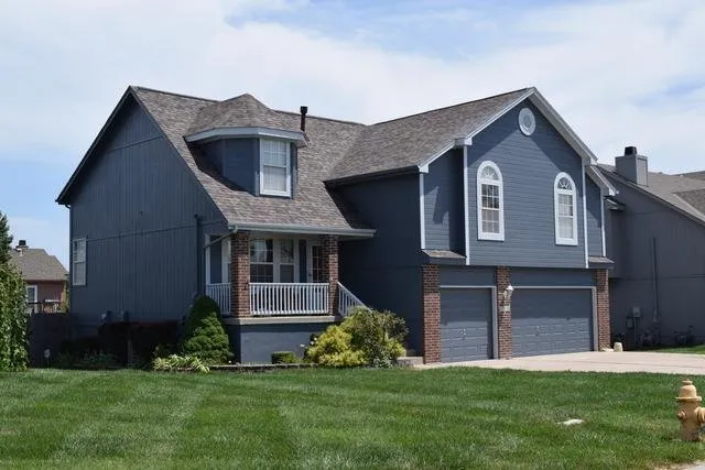 Expert roof inspection for homes across Lee's Summit, MO - G&G Restoration