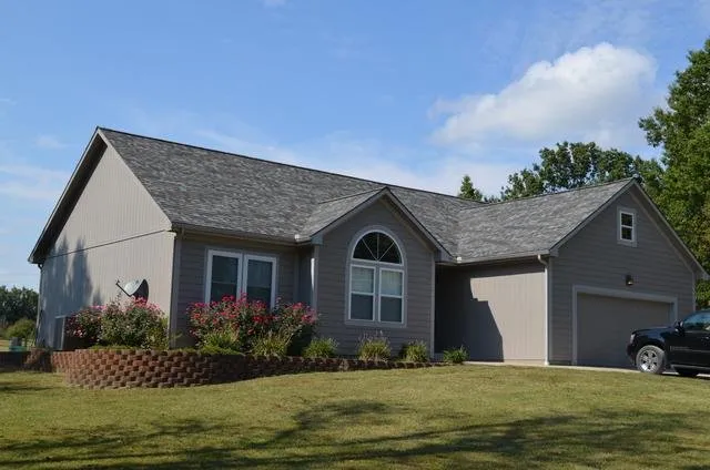 Reliable roof replacement experts serving Lee's Summit, MO - G&G Restoration