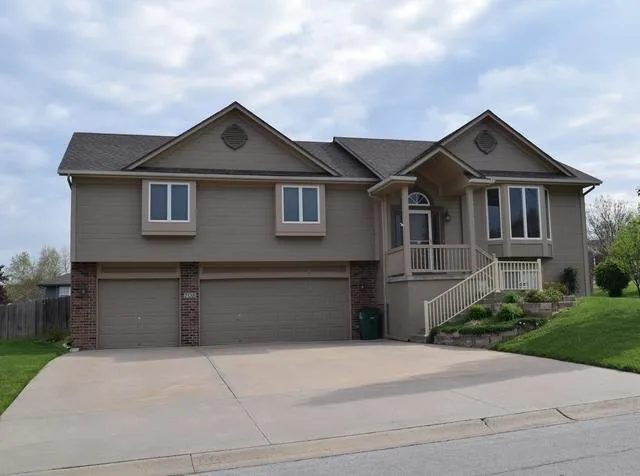 Licensed roof inspection near you across Lee's Summit, MO - G&G Restoration
