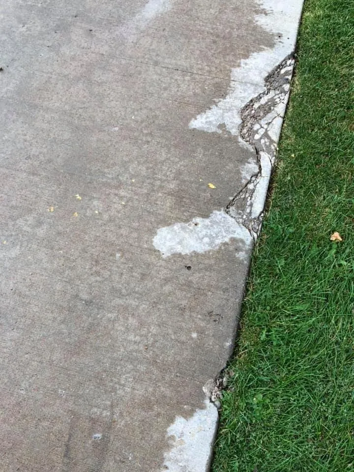 Slide of G&G Roofing