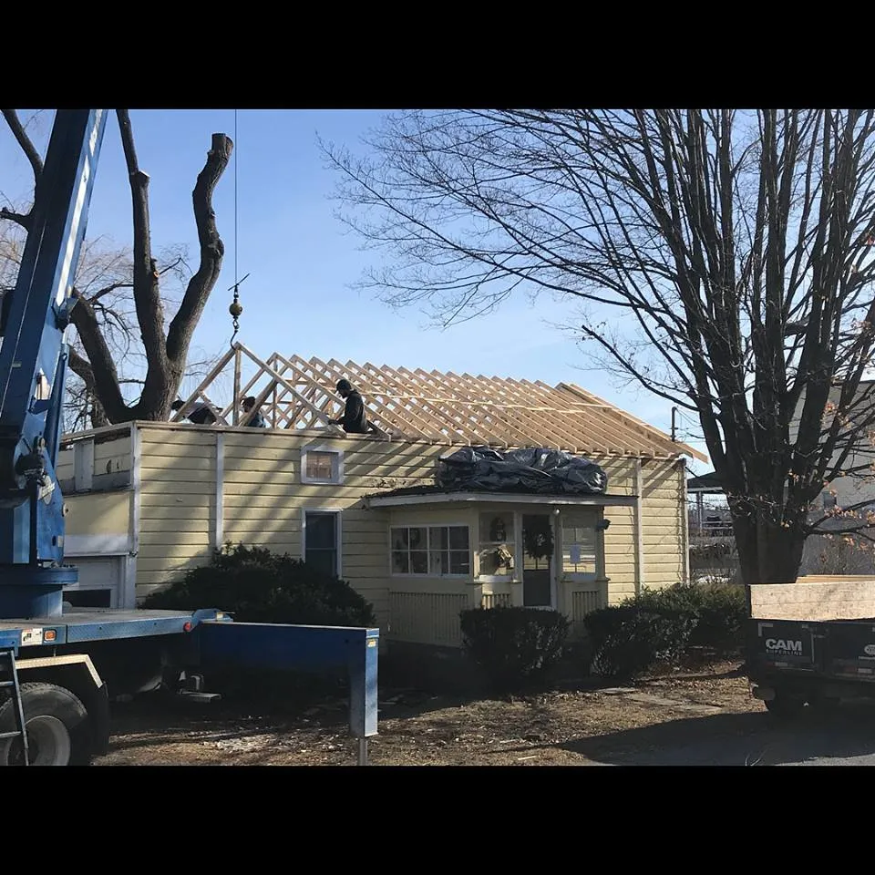 Licensed roof installation in Slingerlands, NY by Giles Construction
