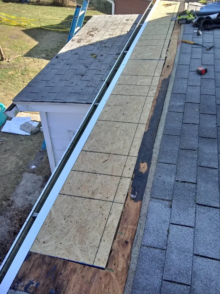 Professional shingle roofing service with free inspection across Lyndora, PA - Gill Construction