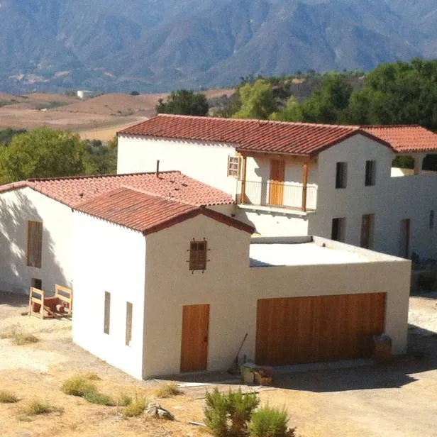 Slide of Gil's Roofing