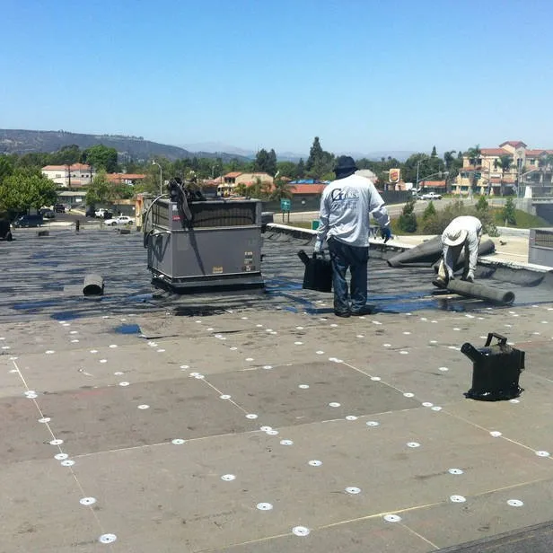 Slide of Gil's Roofing