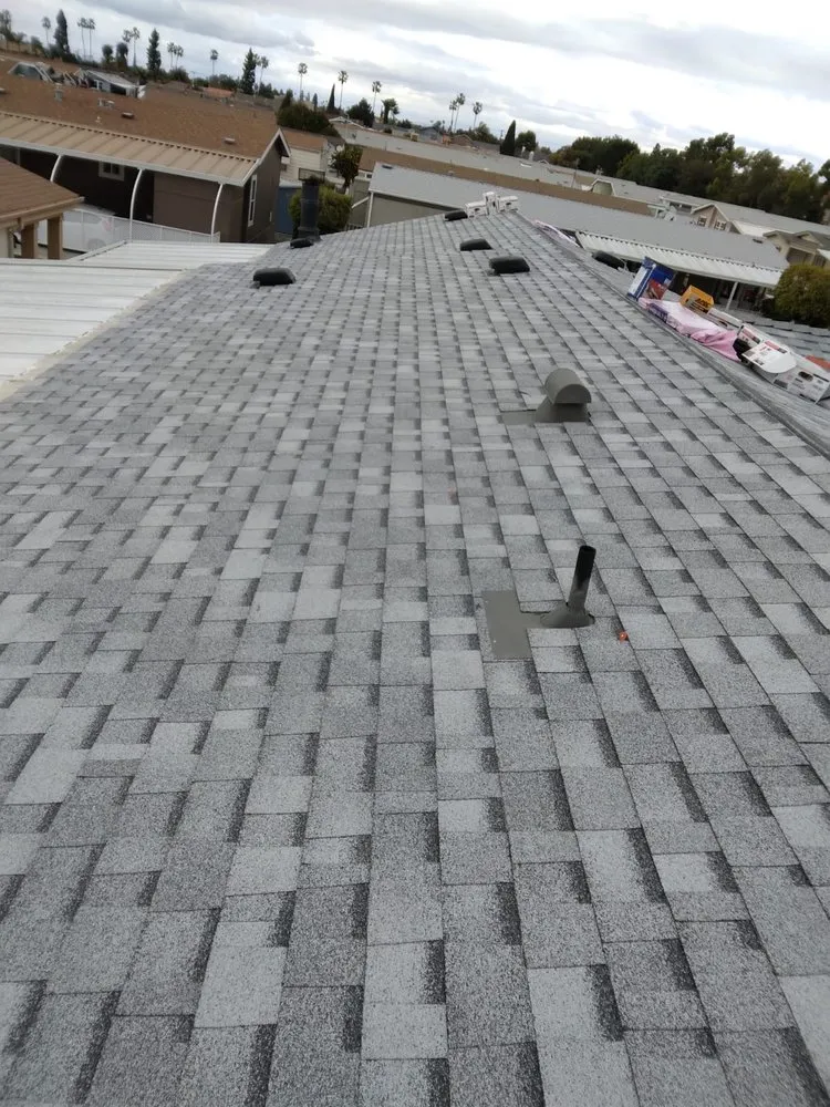 Slide of Gio Roofing