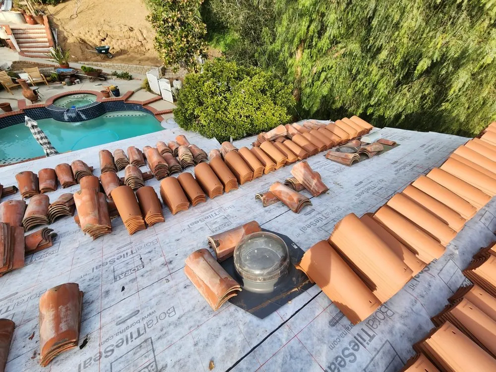 Slide of Gio Roofing