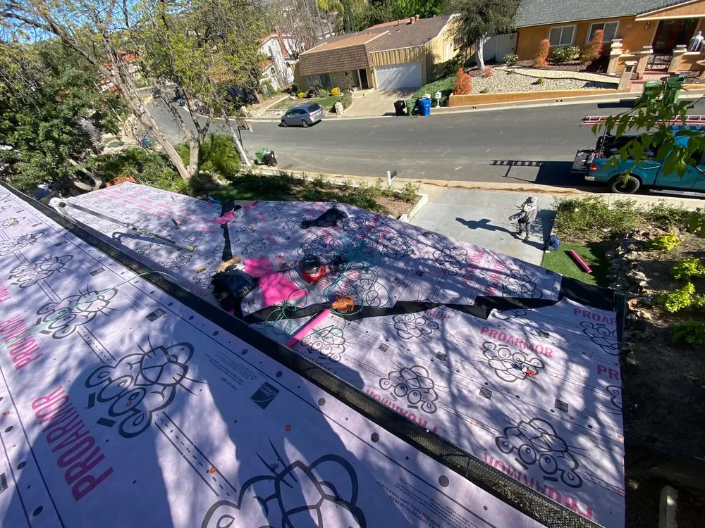 Slide of Gio Roofing