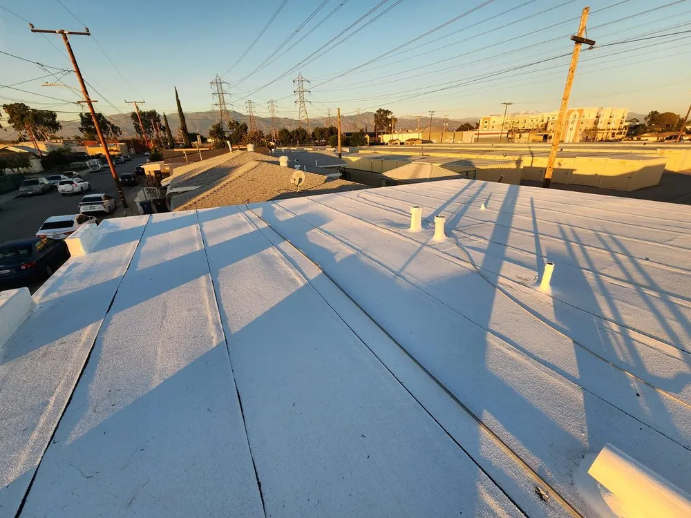 Slide of Gio Roofing