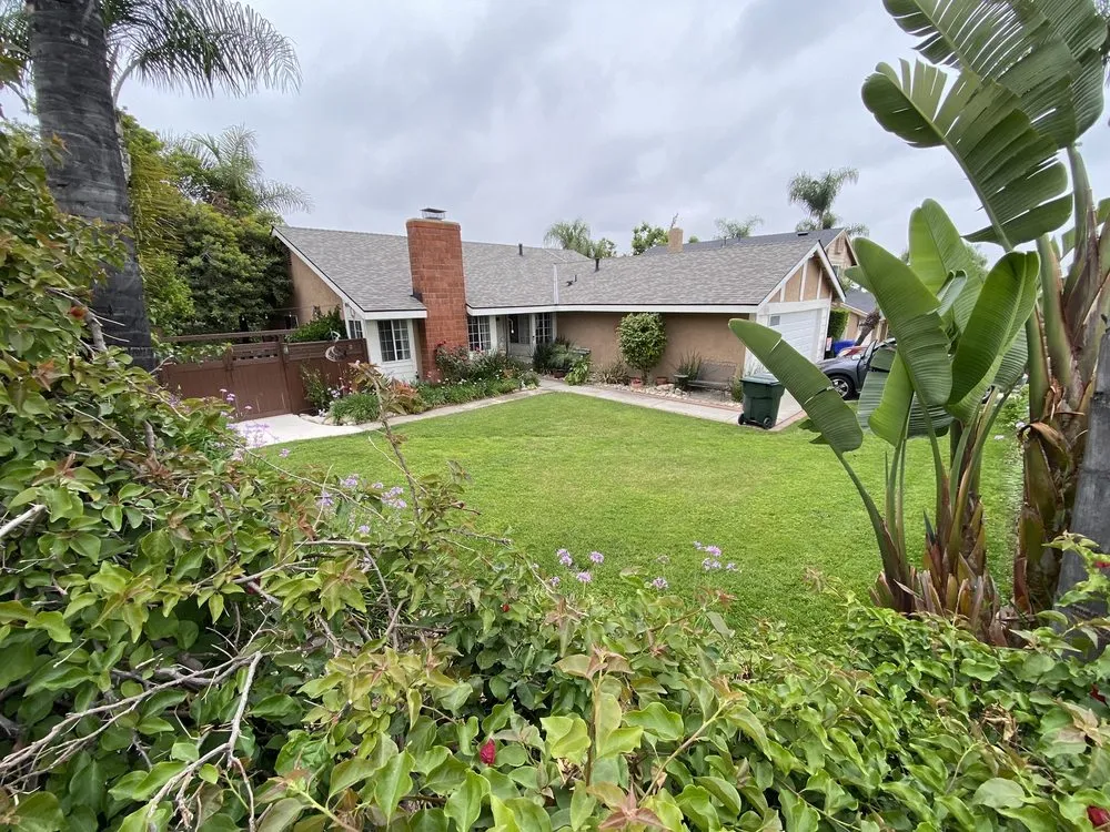 Slide of Gio Roofing