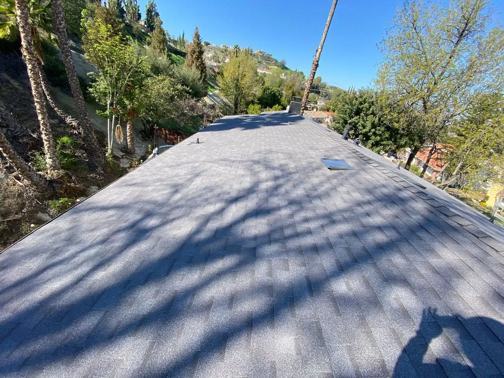 Slide of Gio Roofing