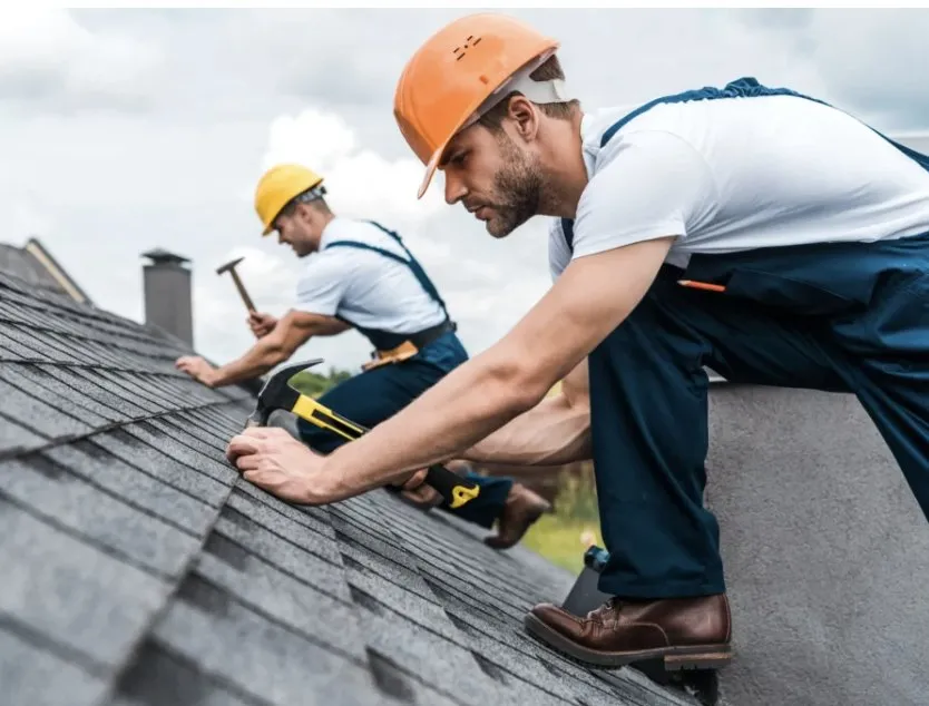 Top-rated roof installation for residential properties in Del Valle, TX by Giraffe Roofing