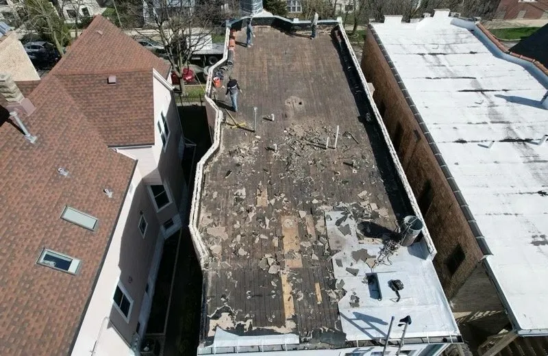 Slide of Gizmo‘s Roofing