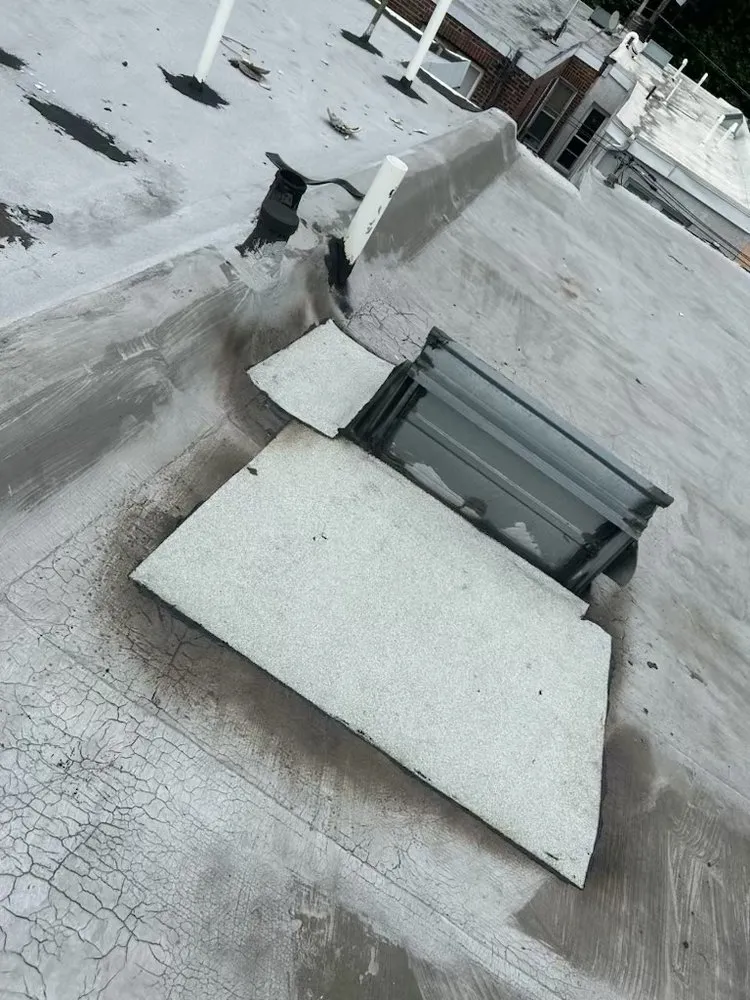 Slide of Gizmo‘s Roofing