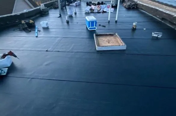 Slide of Gizmo‘s Roofing